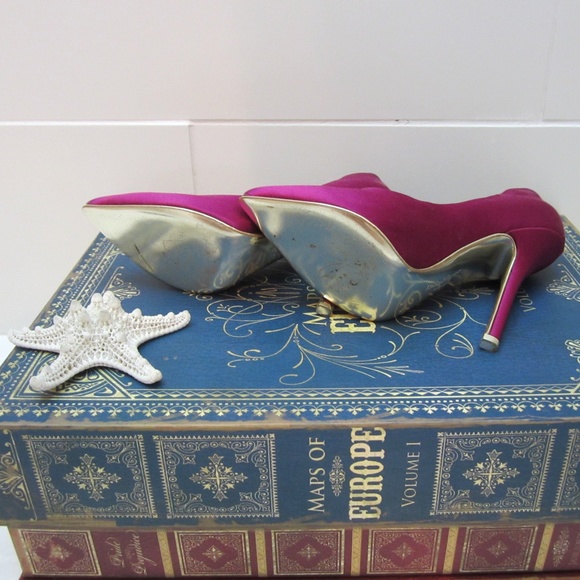 Salvatore Ferragamo Heel Pump size 8 B NWOT - Picture 5 of 7